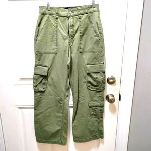 Hollister Women's Olive Cargo Pants Size 29